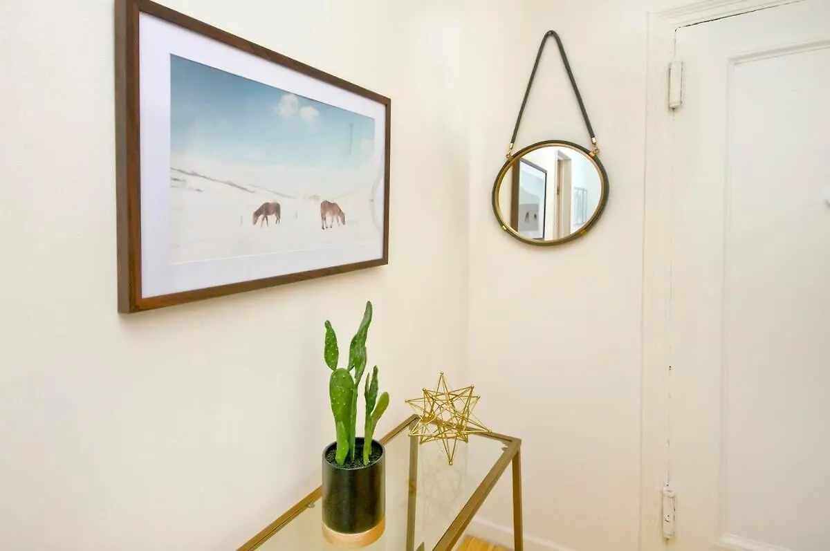 102-1A Best Value 2Br Apt Near Central Park New York Apartment